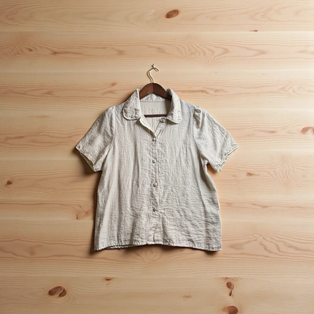 Dazy Women’s Elegant cream Button-Up Blouse Size Large